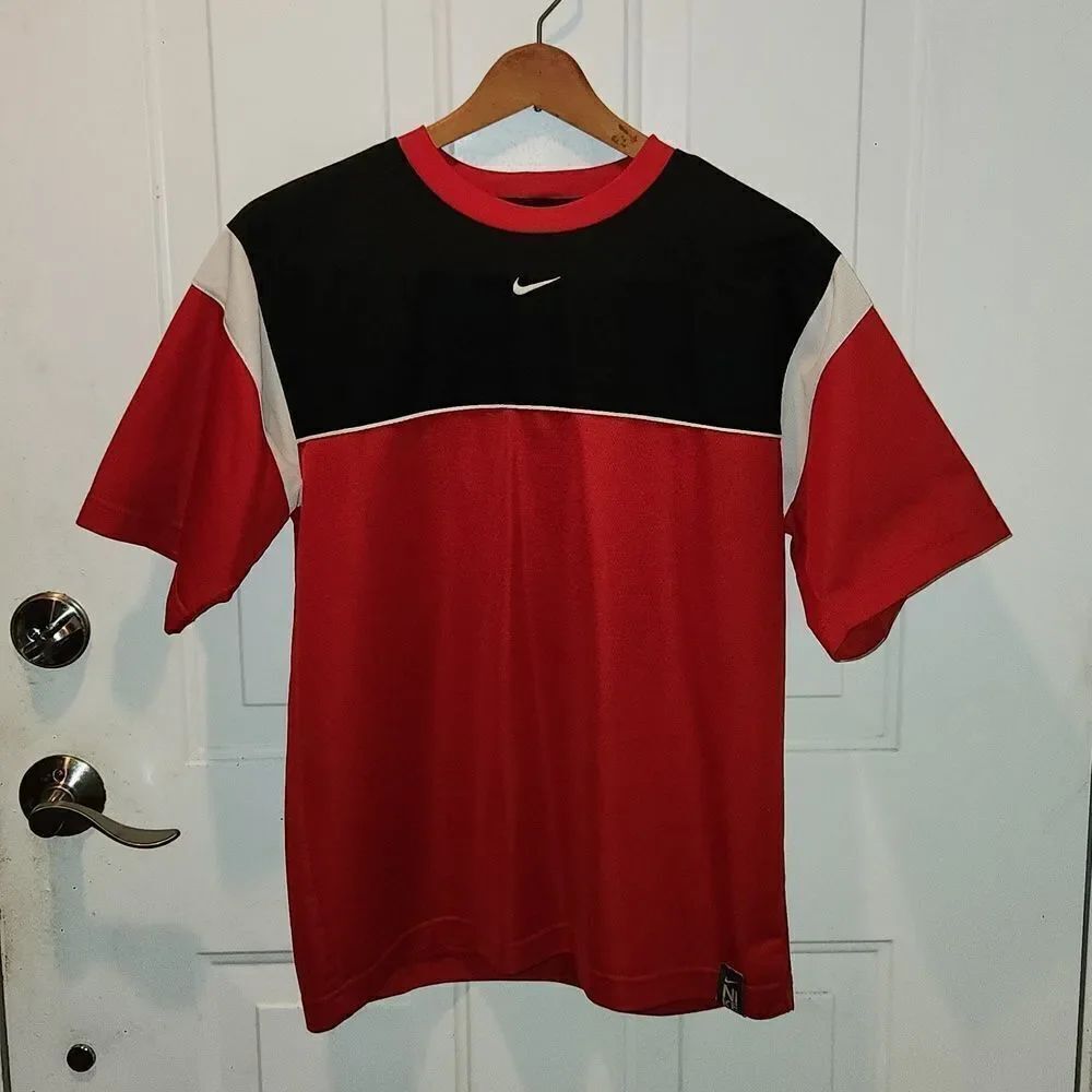 Nike Retro Boys Shirt XL (18-20)